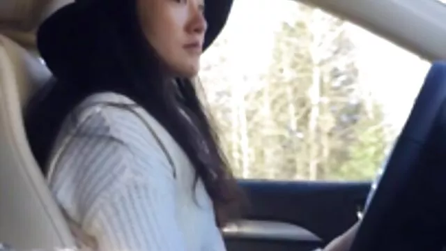 Hermanastra tetona se folla la lengua fornicando a mi suegra de su hermana y monta la polla de su novio