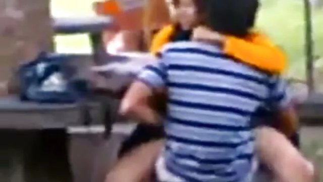 Una puta preciosa, Alexa Tomas acaricia su coño bien afeitado, la puta se excita tanto sexo con mi suegra videos caseros con la masturbación que saca su consolador favorito, lo lame y se lo mete en el coño, ardiendo de pasión.