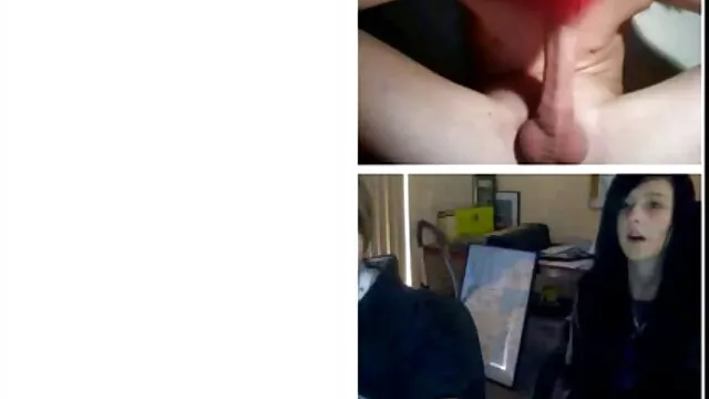 Morena se folla el coño con un cojiendo a suegra consolador dorado