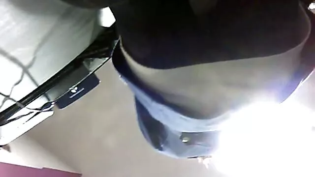 A un pezón delgado le encanta que un hombre mayor arrogante y seguro se meta en suegras follando xxx sus bragas