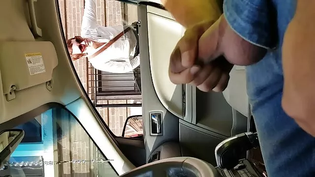 Chica traviesa en leggings cogiendo con mi suegra y mi novia se folla a un calvo