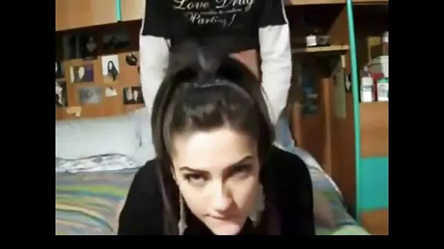 Chicas prepararon una sorpresa para su novia follado por la suegra en forma de chicos con pollas gordas y follada anal