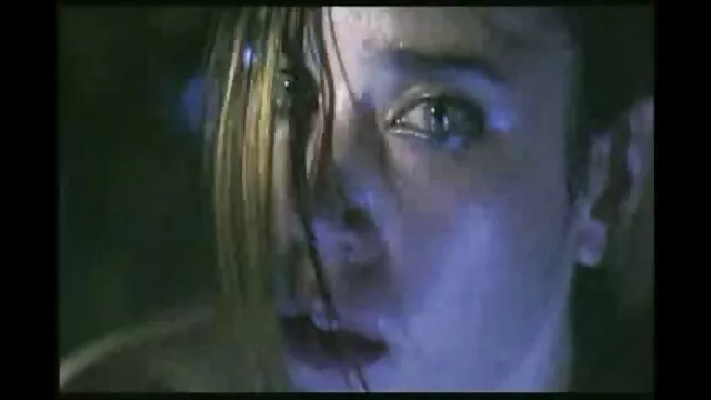 Pollitos jóvenes a la luz de follandoamisuegra la luna como masajistas