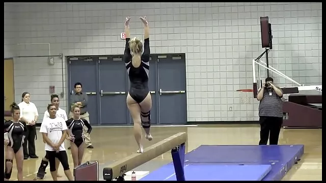 Dos suegras lindas xxx jovencitas se acarician el coño con un vibrador