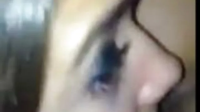 Rubia sexy tetona de cintura estrecha chupa la polla de un cojiendo con mi suegra mexicana chico