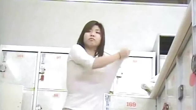 Apasionada lesbiana rubia en patines videos de follando a mi suegra se folla suavemente a su novia asiática