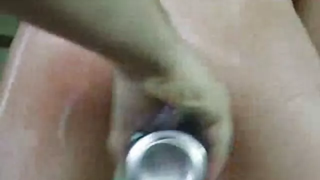 Rubia transexual sexy se folla a sí suegras follando yerno misma con una piruleta de goma